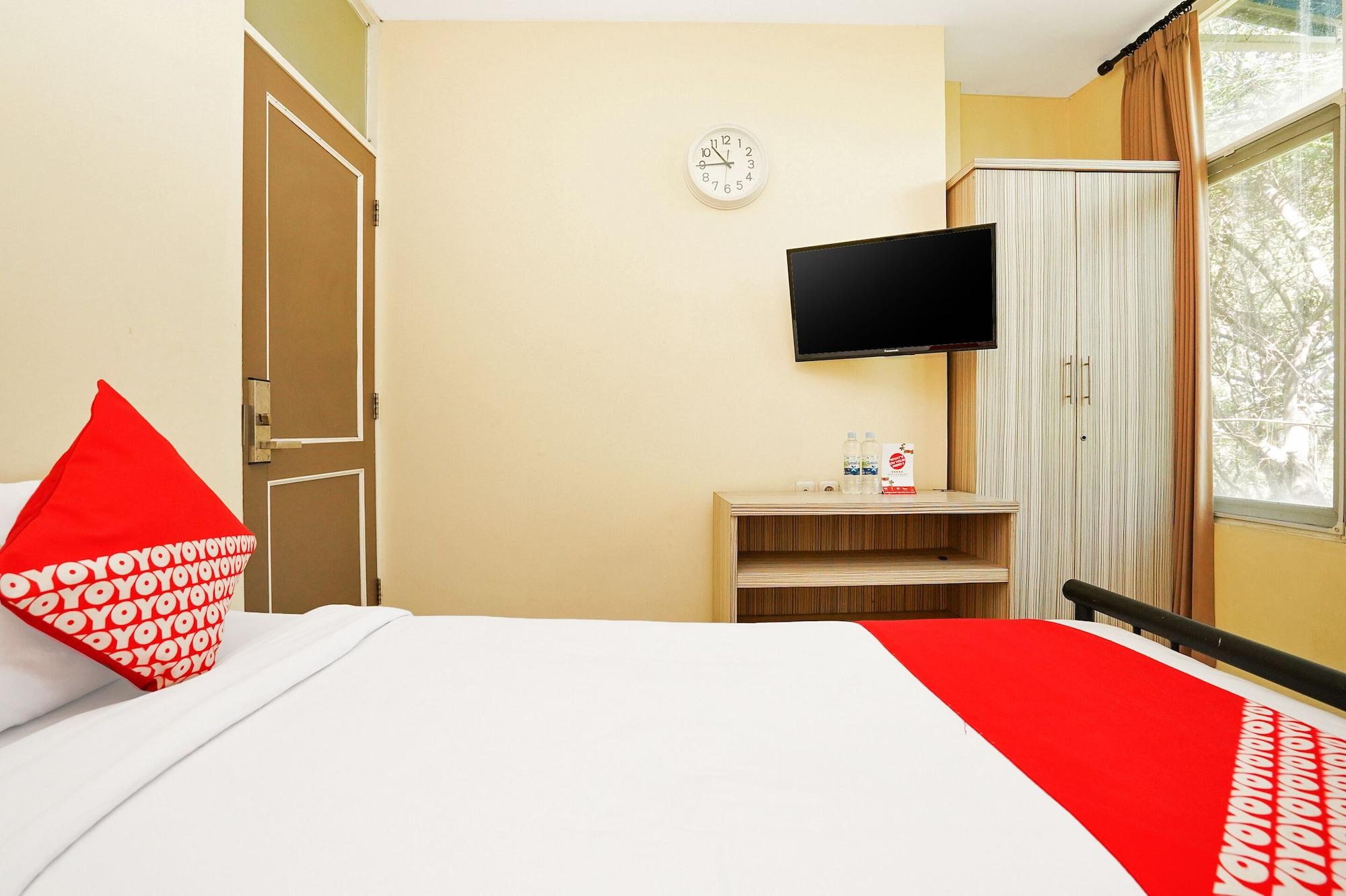 Super Oyo Capital O 175 K-60 Residence Surabaya Esterno foto