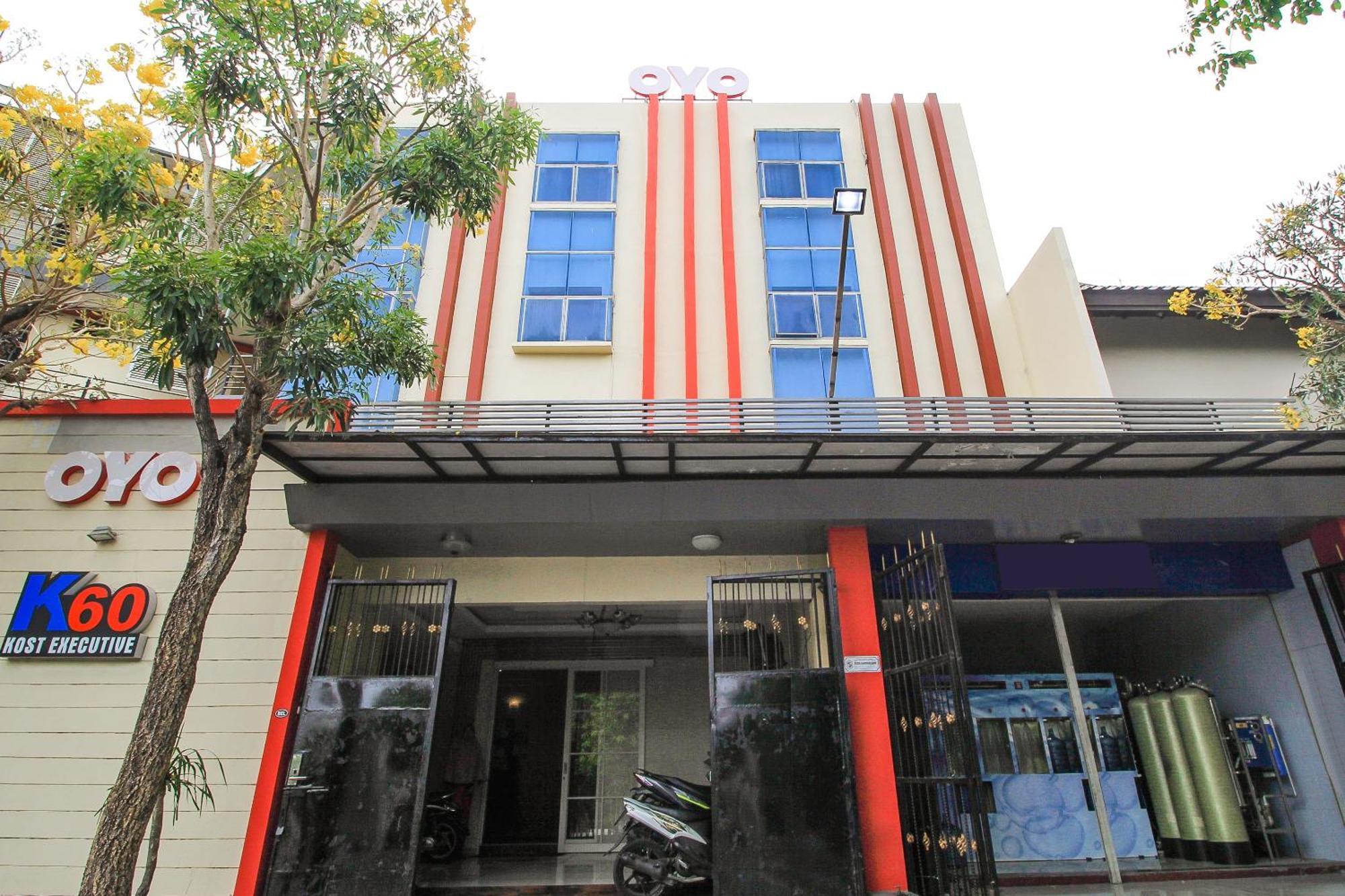 Super Oyo Capital O 175 K-60 Residence Surabaya Esterno foto