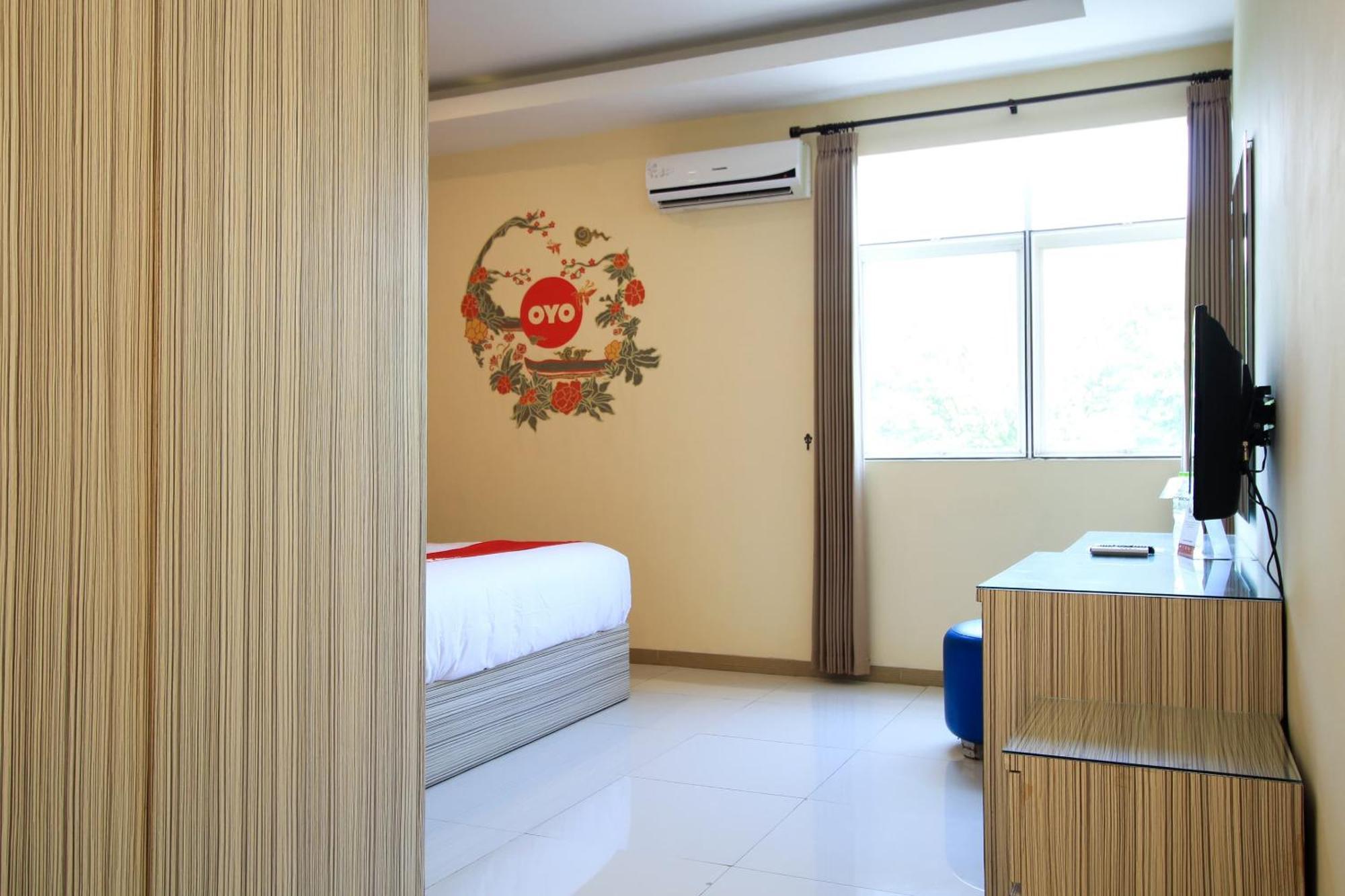 Super Oyo Capital O 175 K-60 Residence Surabaya Esterno foto