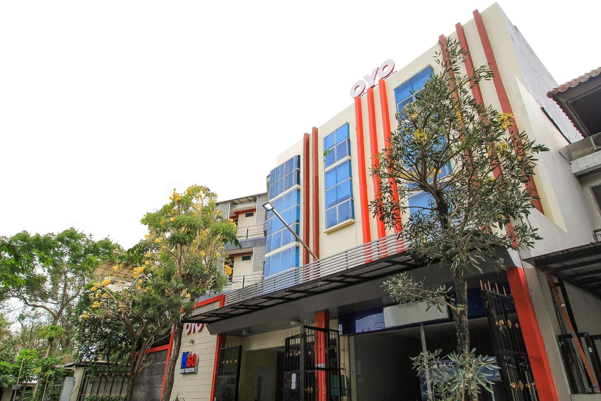 Super Oyo Capital O 175 K-60 Residence Surabaya Esterno foto